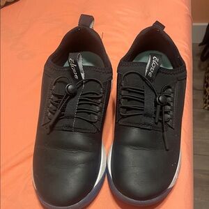 Clove Women's Black Athletic Shoes with White Soles